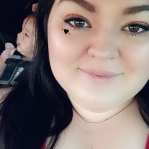 Meet your Posher, Alisha